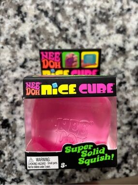 NeeDoh Nice Cube - Fast Shipping!